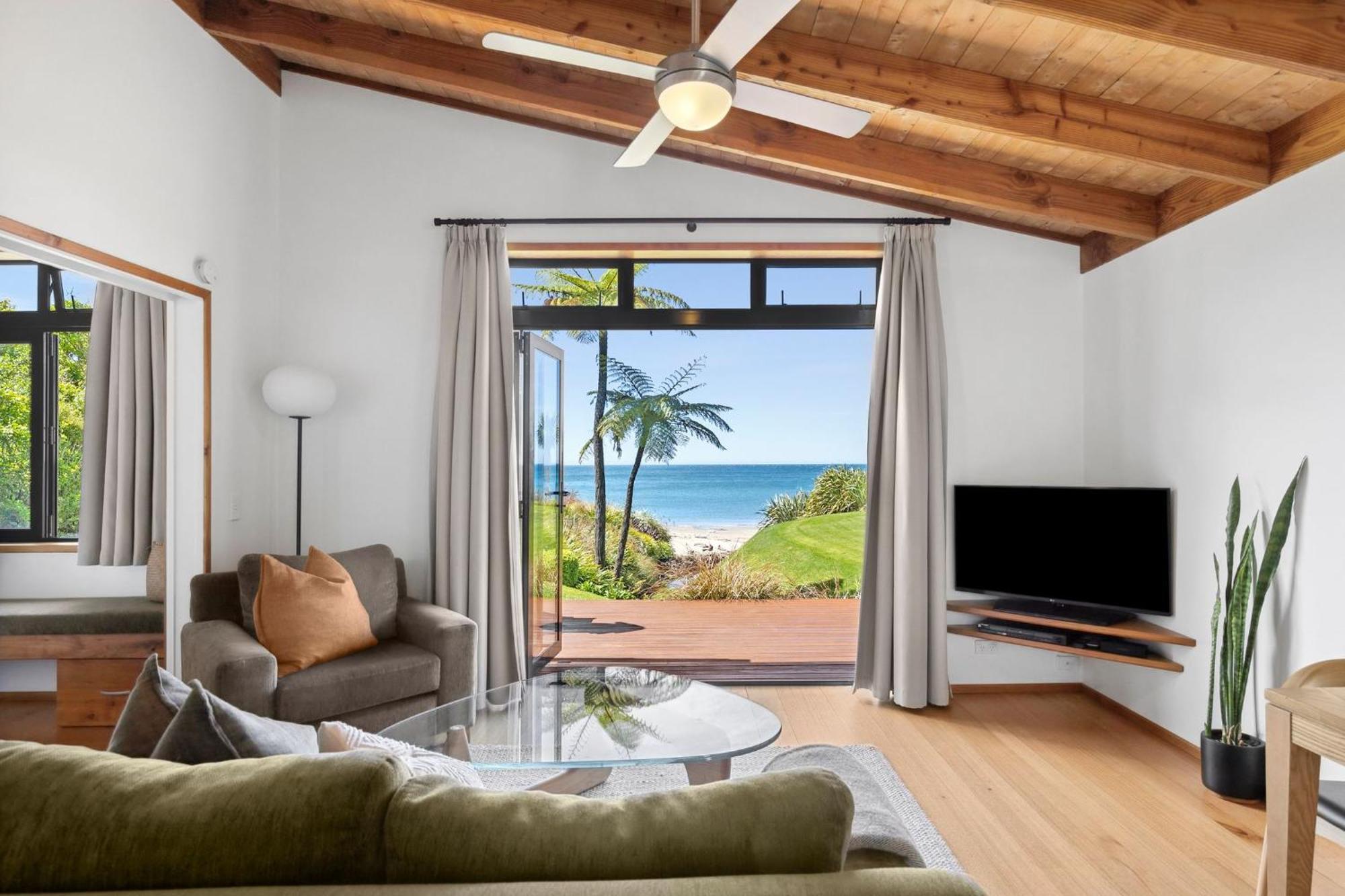 Adrift In Golden Bay- Absolute Beachfront Villas (Adults Only) Collingwood Exterior foto