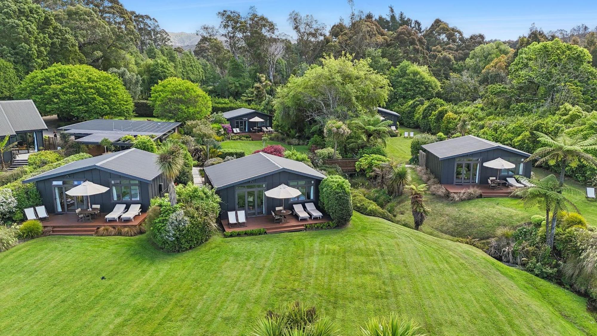 Adrift In Golden Bay- Absolute Beachfront Villas (Adults Only) Collingwood Exterior foto