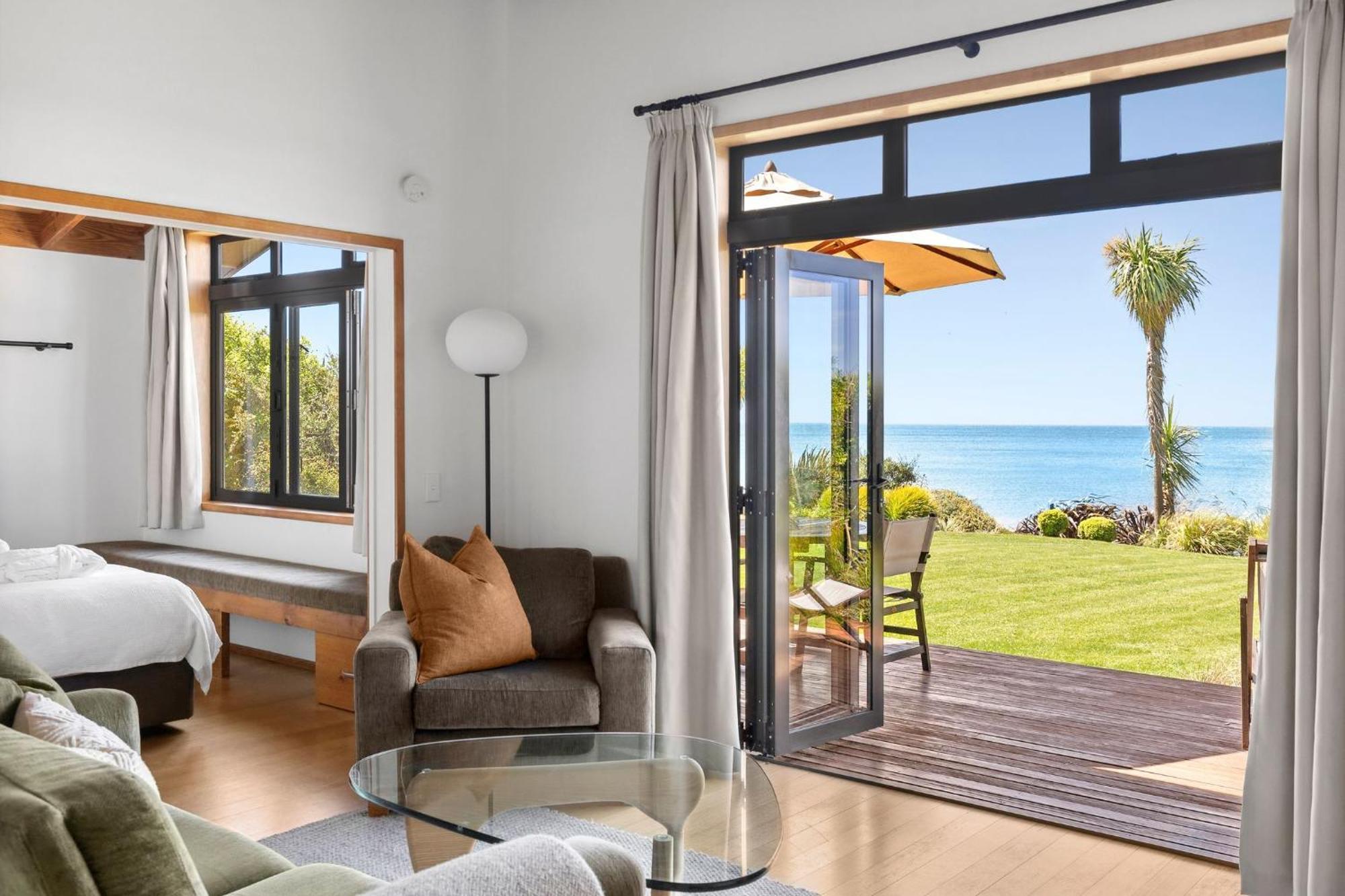 Adrift In Golden Bay- Absolute Beachfront Villas (Adults Only) Collingwood Exterior foto